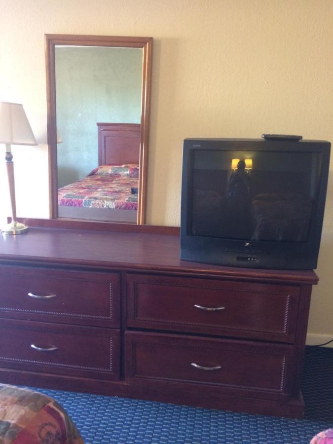 Rest Inn - Extended Stay, I-40 Airport, Wedding & Event Center อามาริลโล ภายนอก รูปภาพ