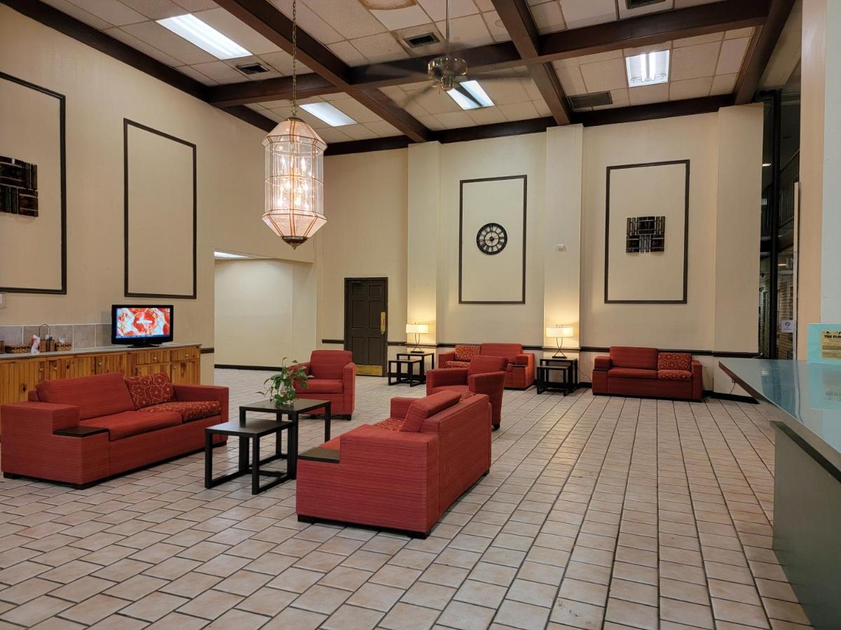 Rest Inn - Extended Stay, I-40 Airport, Wedding & Event Center อามาริลโล ภายนอก รูปภาพ