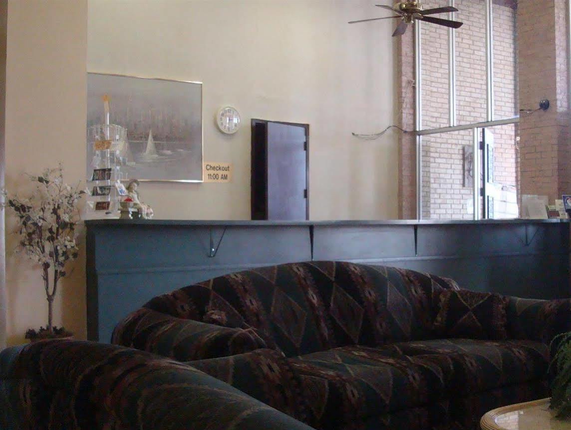 Rest Inn - Extended Stay, I-40 Airport, Wedding & Event Center อามาริลโล ภายนอก รูปภาพ